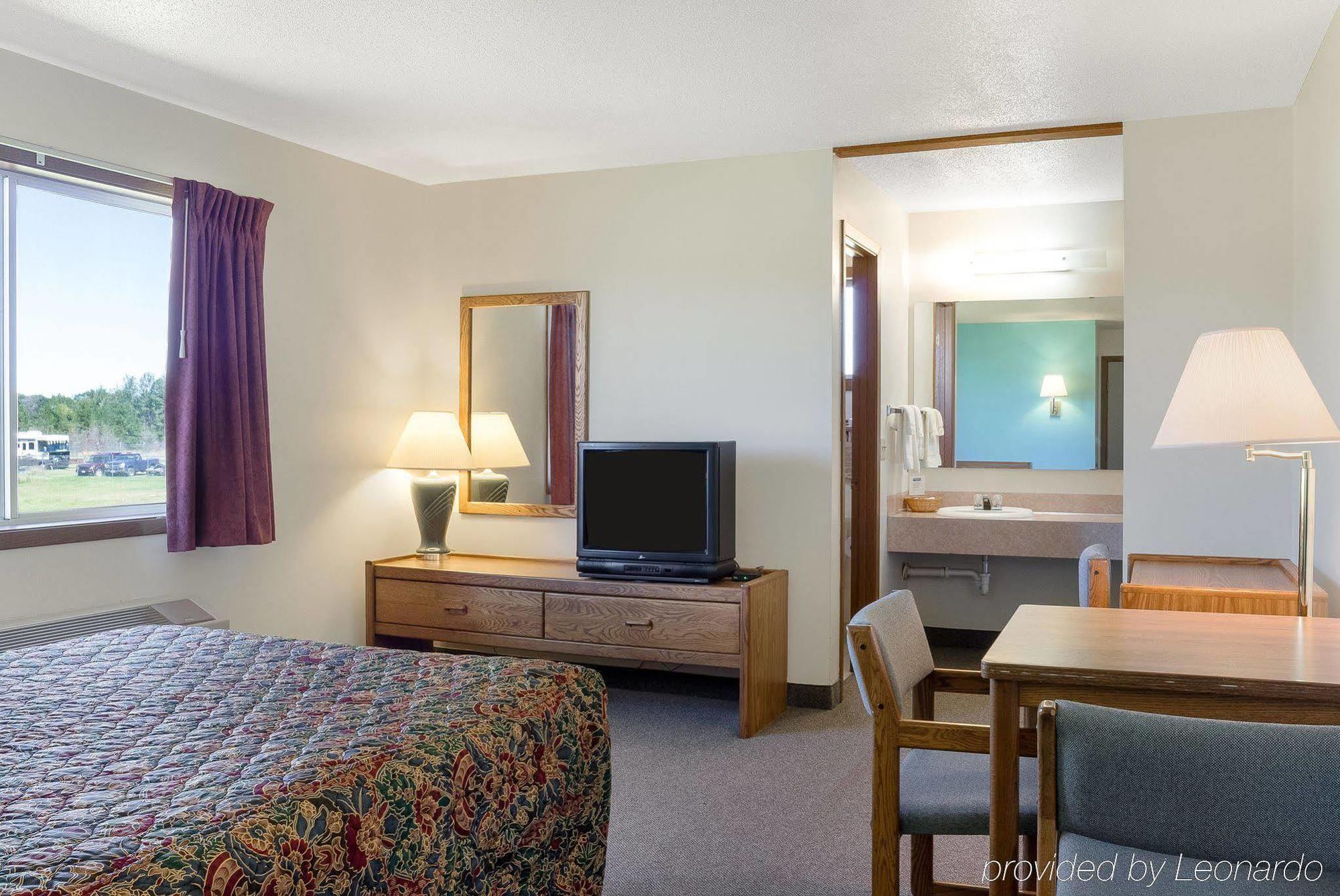 Rodeway Inn Pine River Buitenkant foto