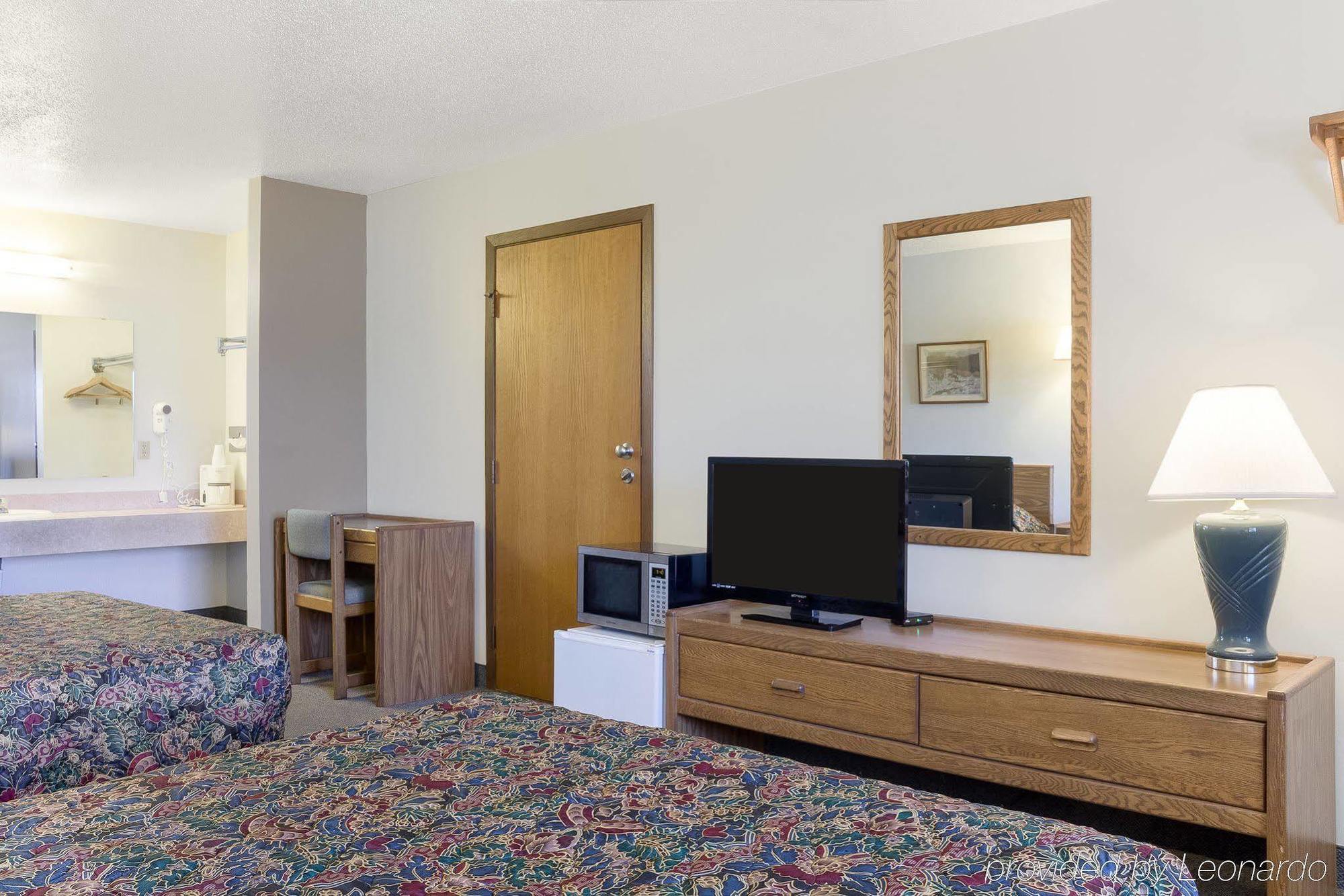 Rodeway Inn Pine River Buitenkant foto
