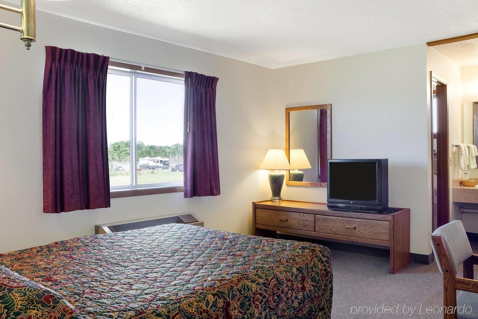 Rodeway Inn Pine River Buitenkant foto